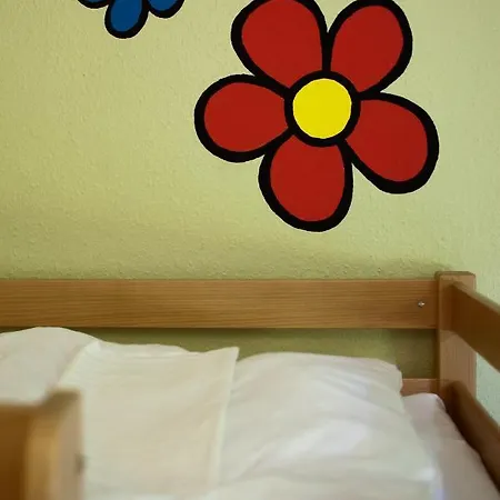 Auberge de jeunesse U *